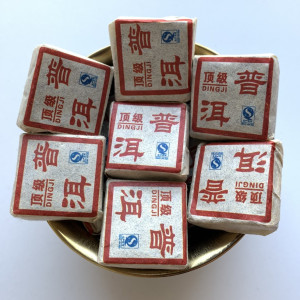 Шу пуэр высшей категории DINGJI 2003 года 100 г. Photo 3